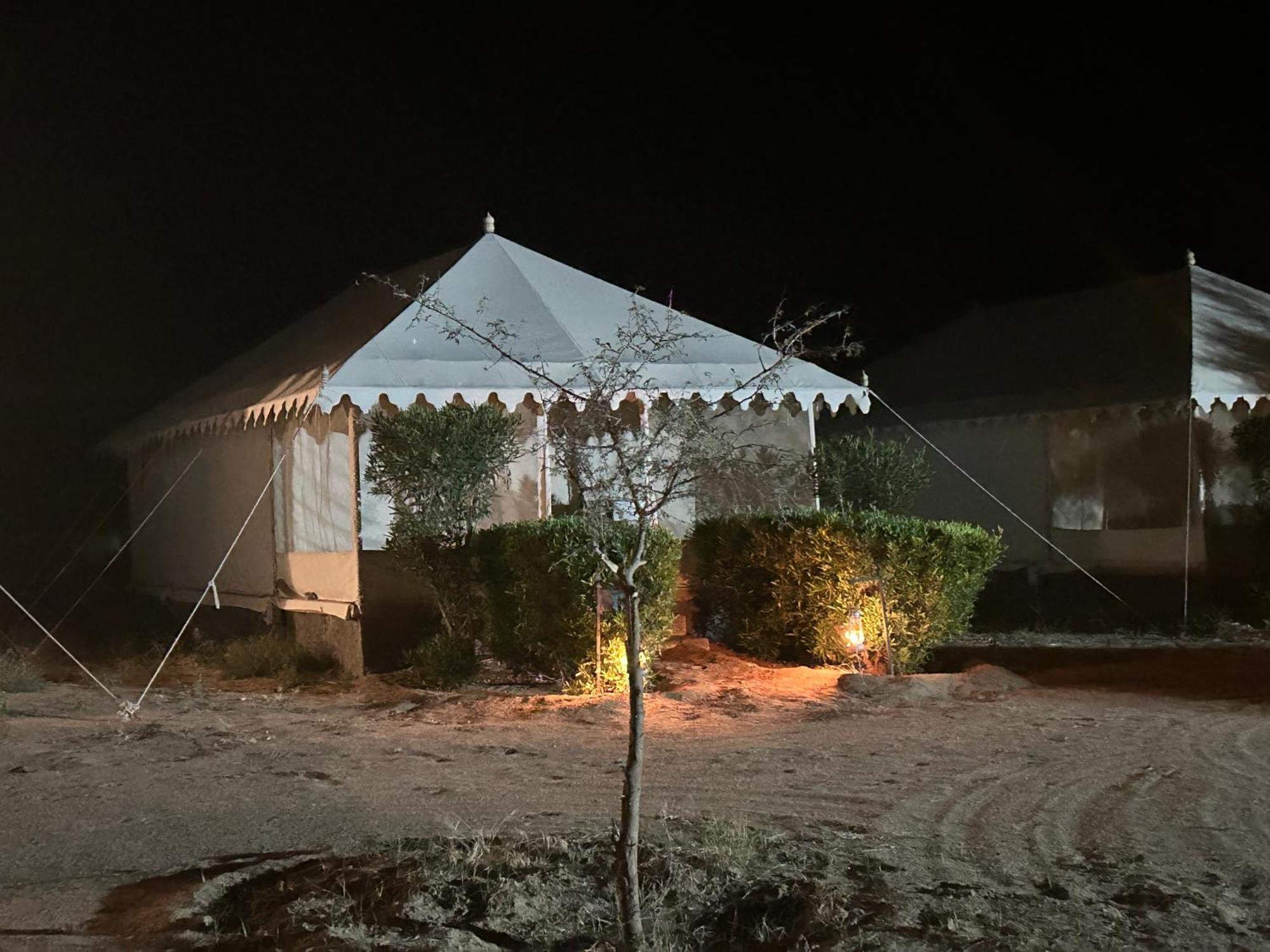 Sunny Desert Camp Kūri 외부 사진