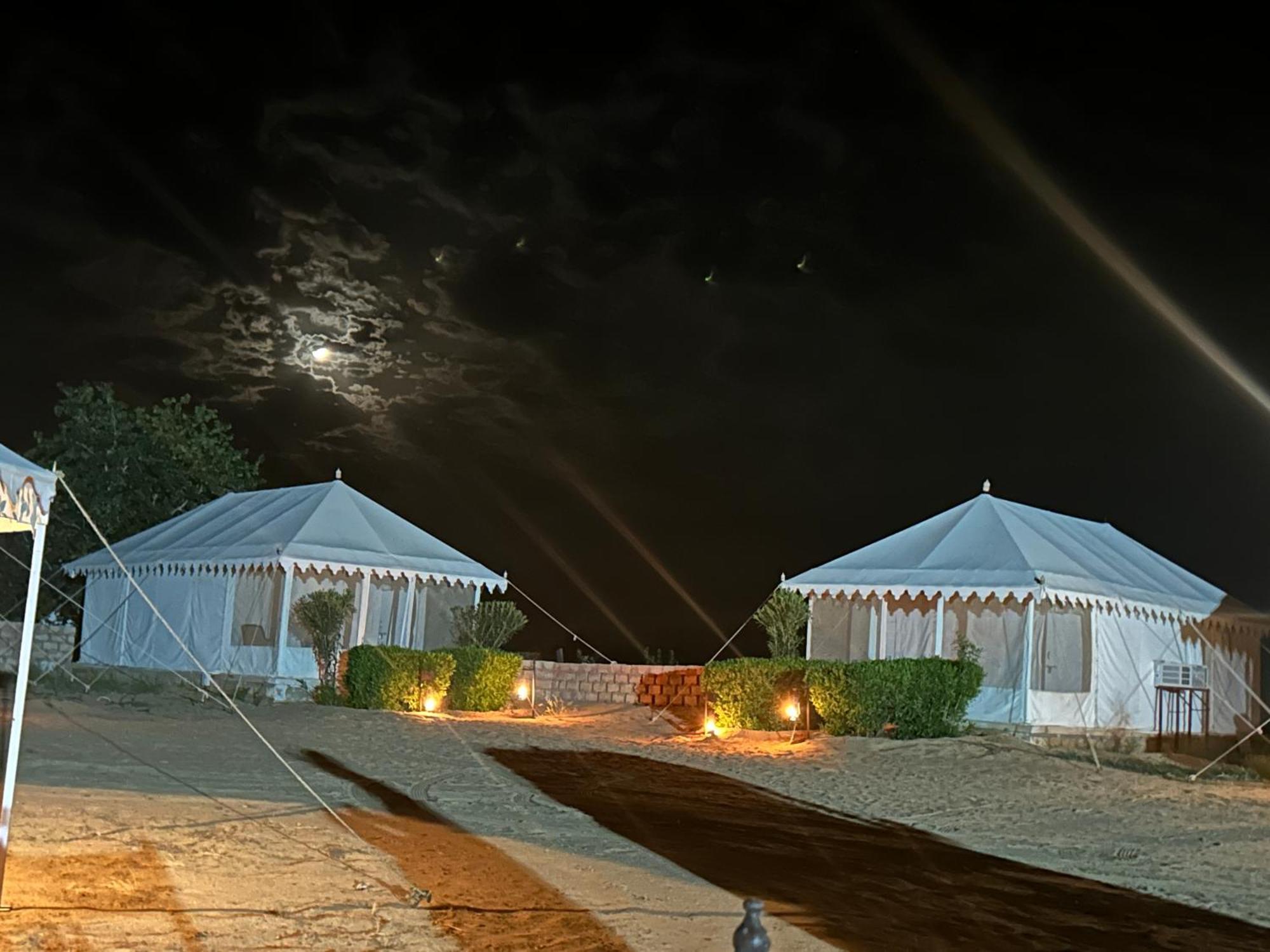 Sunny Desert Camp Kūri 외부 사진
